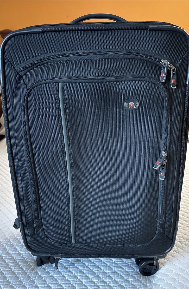 Victorinox Werks Traveler 5.0 Luggage Dual Caster Spinner Carryon