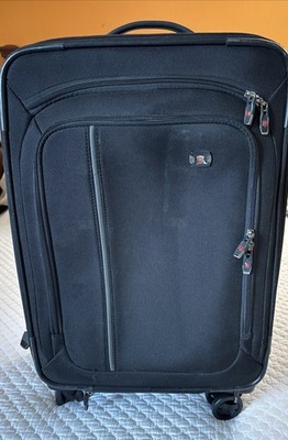 Victorinox Werks Traveler 5.0 Luggage Dual Caster Spinner Carryon