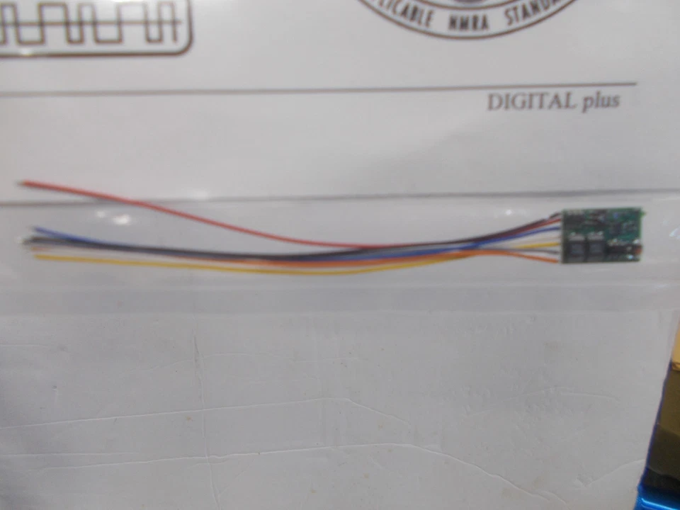 LENZ - DIGITAL PLUS # LE077XF LOCOMOTIVE DECODER ~ NEW IN PACKAGE ~ N SCALE - Image 2 of 4