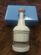 Pampered Chef Food Chopper #2585 White Rotating SS Blade W/Rubber Bottom Lid 