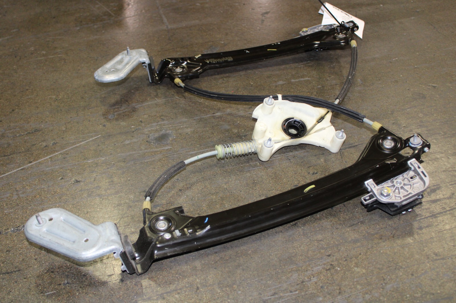 2014 Maserati Quattroporte, LH, Rear Window Regulator, No Motor, Used, 670009818
