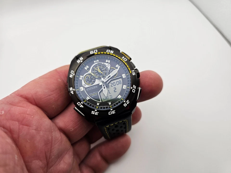 Citizen watch Promaster Jw0125-00e Super Cronograph Agent M ECO DRIVE - Imagem 2 de 4