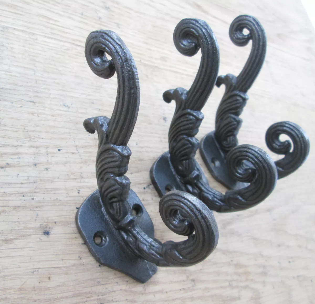 3 x HEAVY OLD VINTAGE ANTIQUE STYLE FANCY SWIRL CAST IRON COAT HOOK WALL  MOUNTED