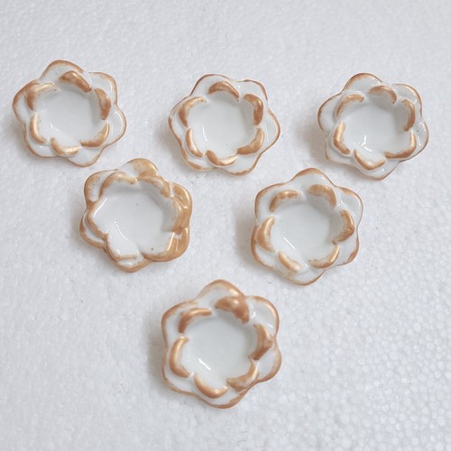 6 Ceramic Flower Buttons 26mm Shank Novelty White & Gold Rim Sewing Art Crafts - Picture 7 of 7
