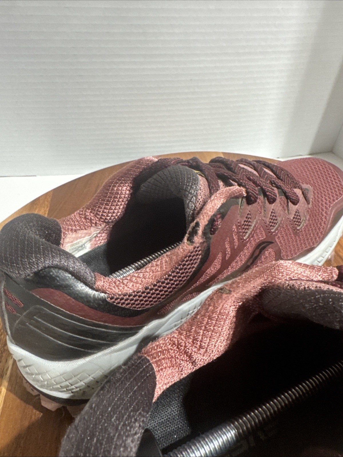 Saucony Women's Run Anywhere Everun Maroon Trail Running Hiking Shoes  Size 9 thumbnail 8