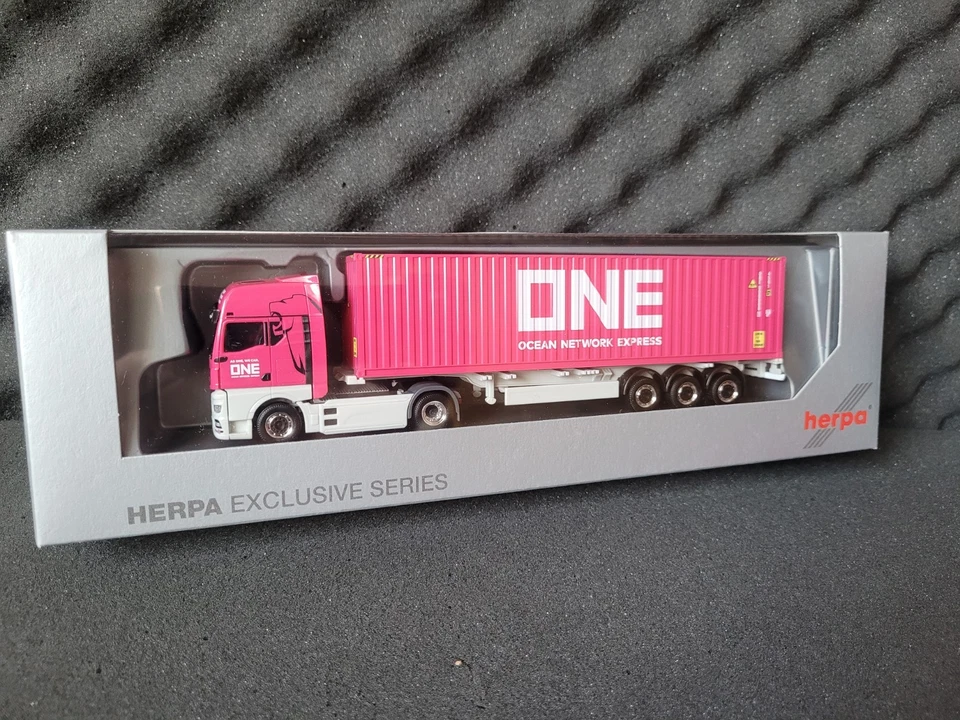 MAN TGX GX ONE Ocean Network Express & 40 FT High Cube ONE- Container aus 960335 - Bild 2 von 4