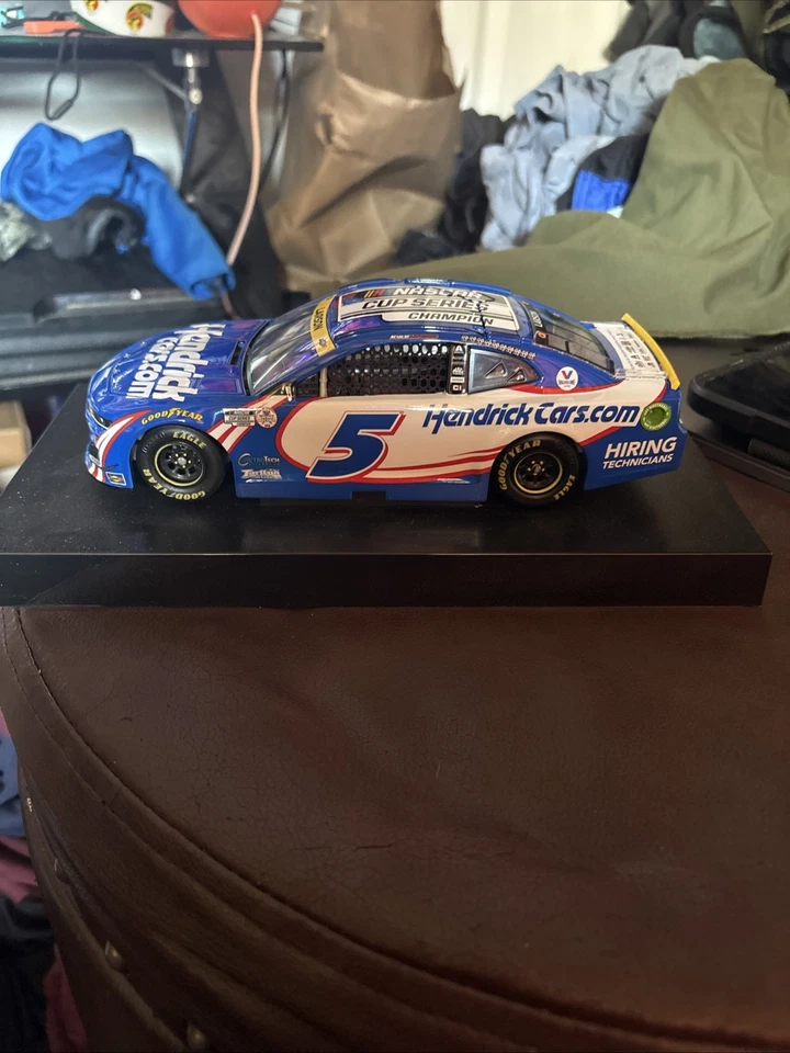 Kyle Larson Hendrickcars 2021 .com campeón 1/24 RCCA Elite #1559 Foto 3 de 4