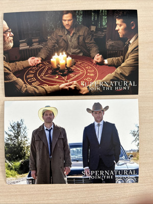 2 Supernatural Postkarten Neu Sam & Castiel At A Séance/Dean und Cas Texan Style