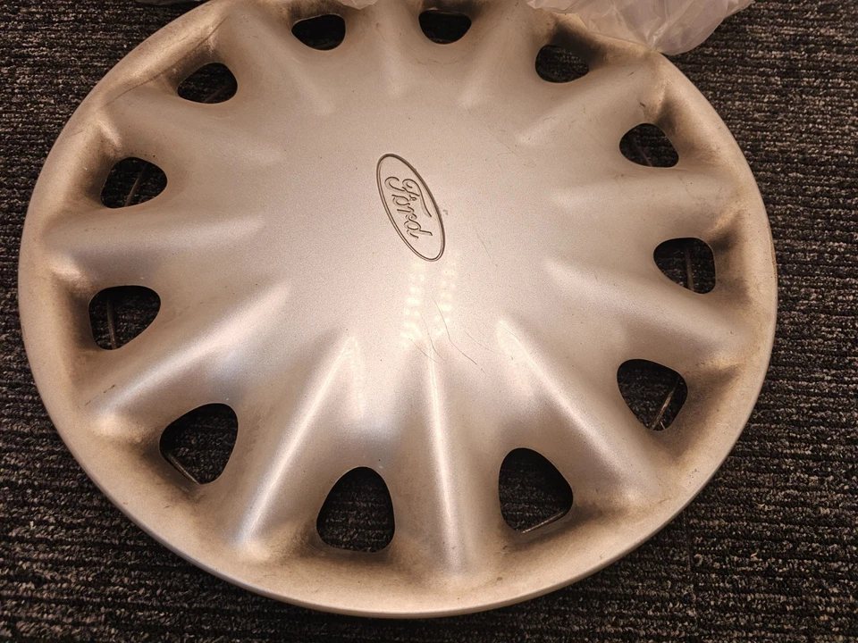 (CANTIDAD 2) Repuesto de cubierta de rueda tapacubos Ford 15" para Ford Contour 1995-99 *USADO Foto 3 de 4