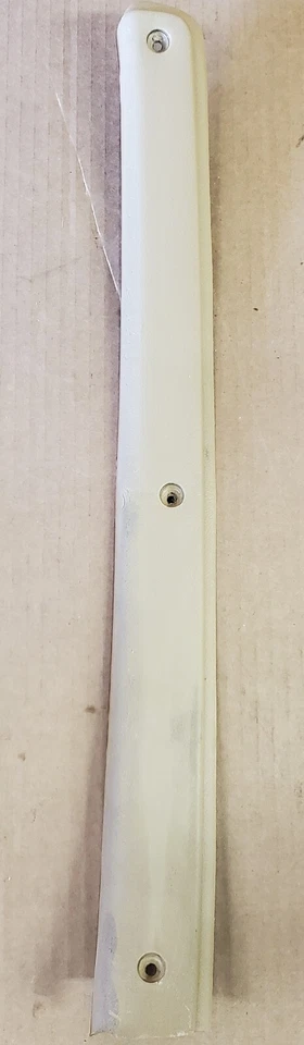 1982 - 1994 Chevy S10 Blazer GMC S15 Jimmy LH & RH B Pillar Trim Set OEM Beige - Imagem 3 de 4