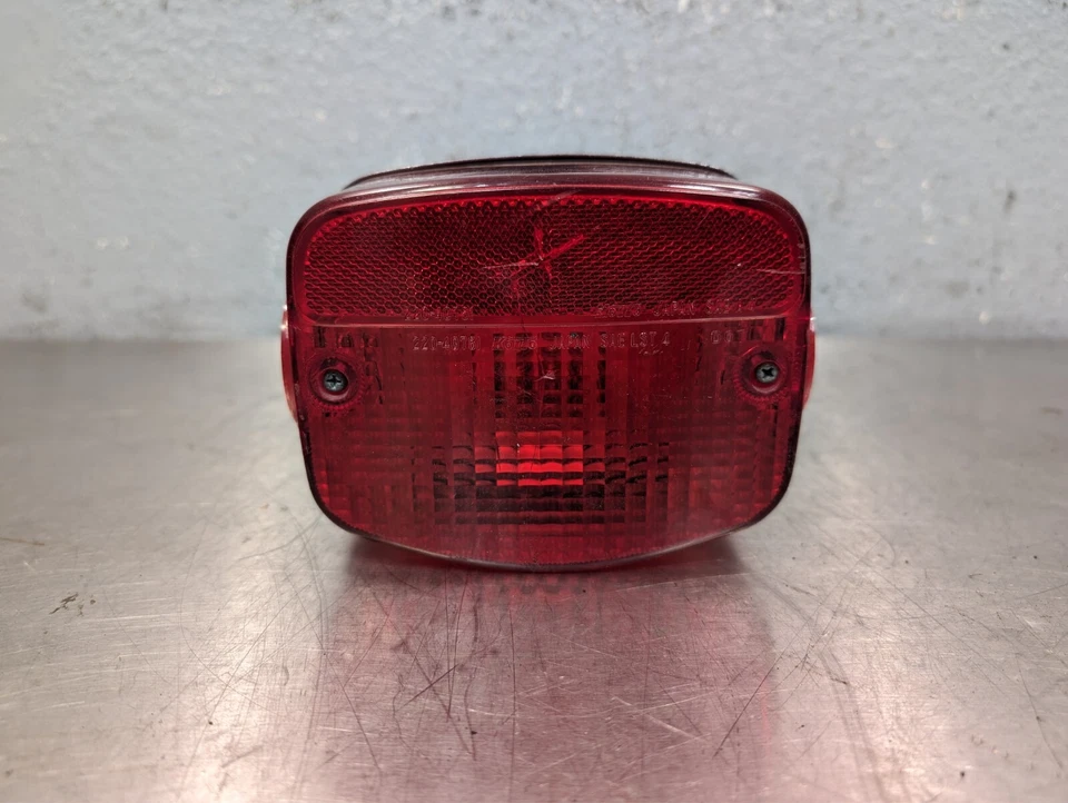 Kawasaki KZ1000P 1994 policía OEM lámpara trasera luz trasera unidad de luz trasera - 23025-1306 Foto 2 de 4