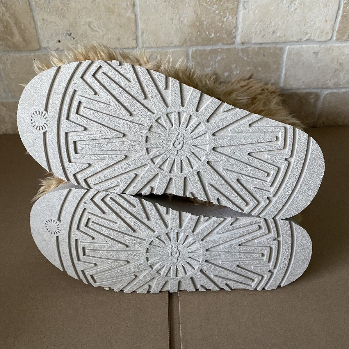 UGG FLUFF MOMMA SUGAR OAT FAUX FUR PLATFORM TALL BOOTS SIZE US 6