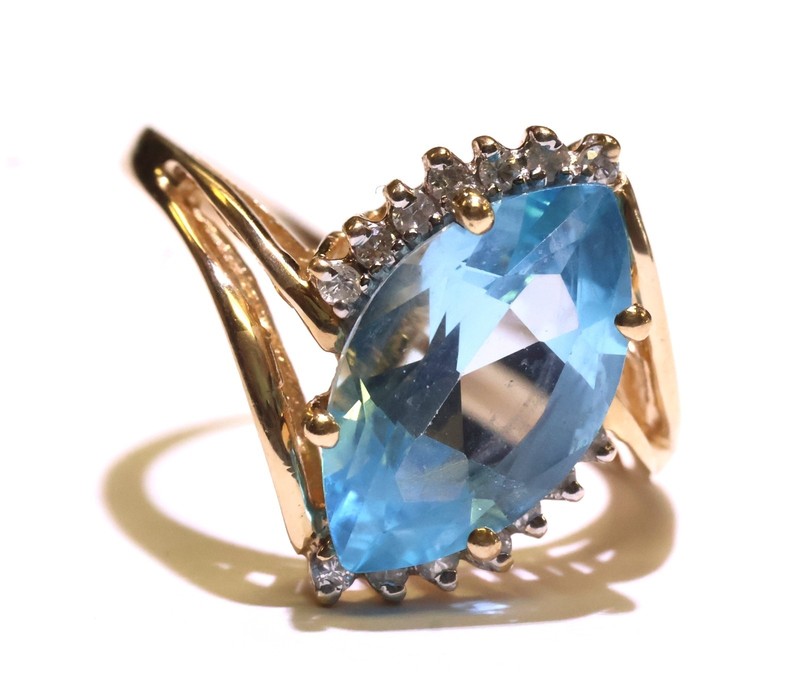 14k yellow gold .14ct diamond marquise Blue Topaz gemstone ring 3.9g estate 7.5