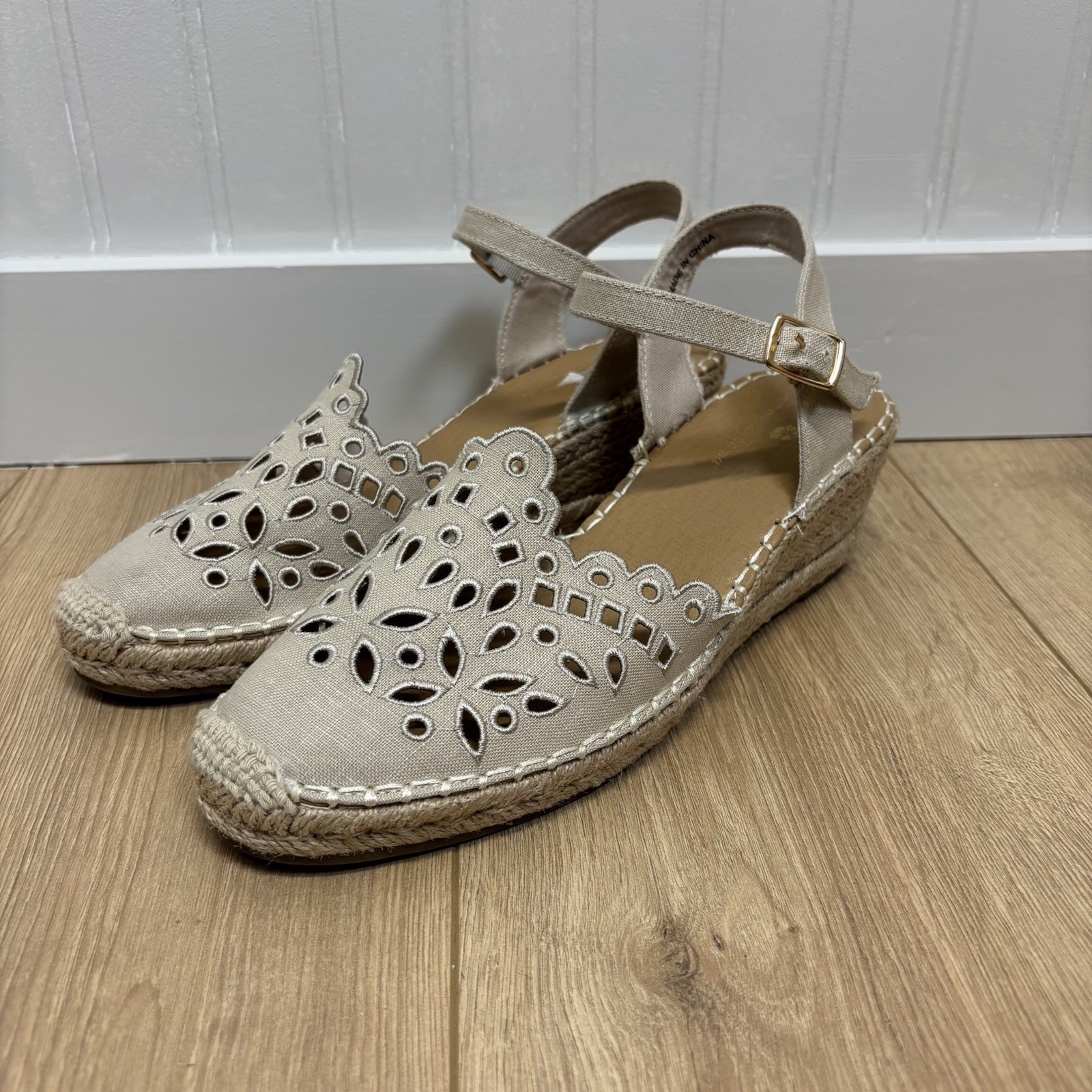 Women’s Tommy Bahama Beige Espadrille Wedge Sandal Size 9 0306