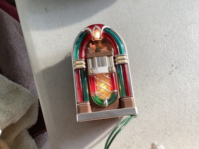 Halmark Ornament Jukebox Party Magic Light and Music  1996 Rock around Christmas