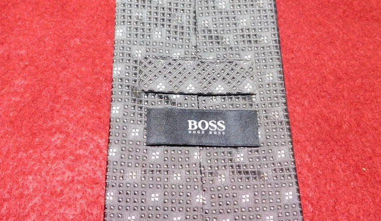 MEN'S HUGO BOSS MADE ITALY BROWN/BEIGE FLORAL TIE - TIES - DESIGNER TIES. - Image 3 of 3