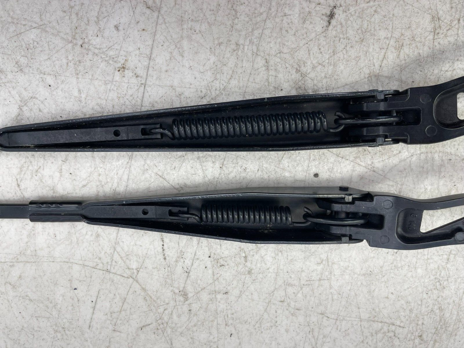 BMW i8 2020 Front Right Wiper arms Set