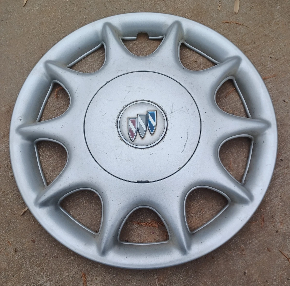 Buick Century hubcap 1997 2003 fits 15 inch wheels 9594868 1148