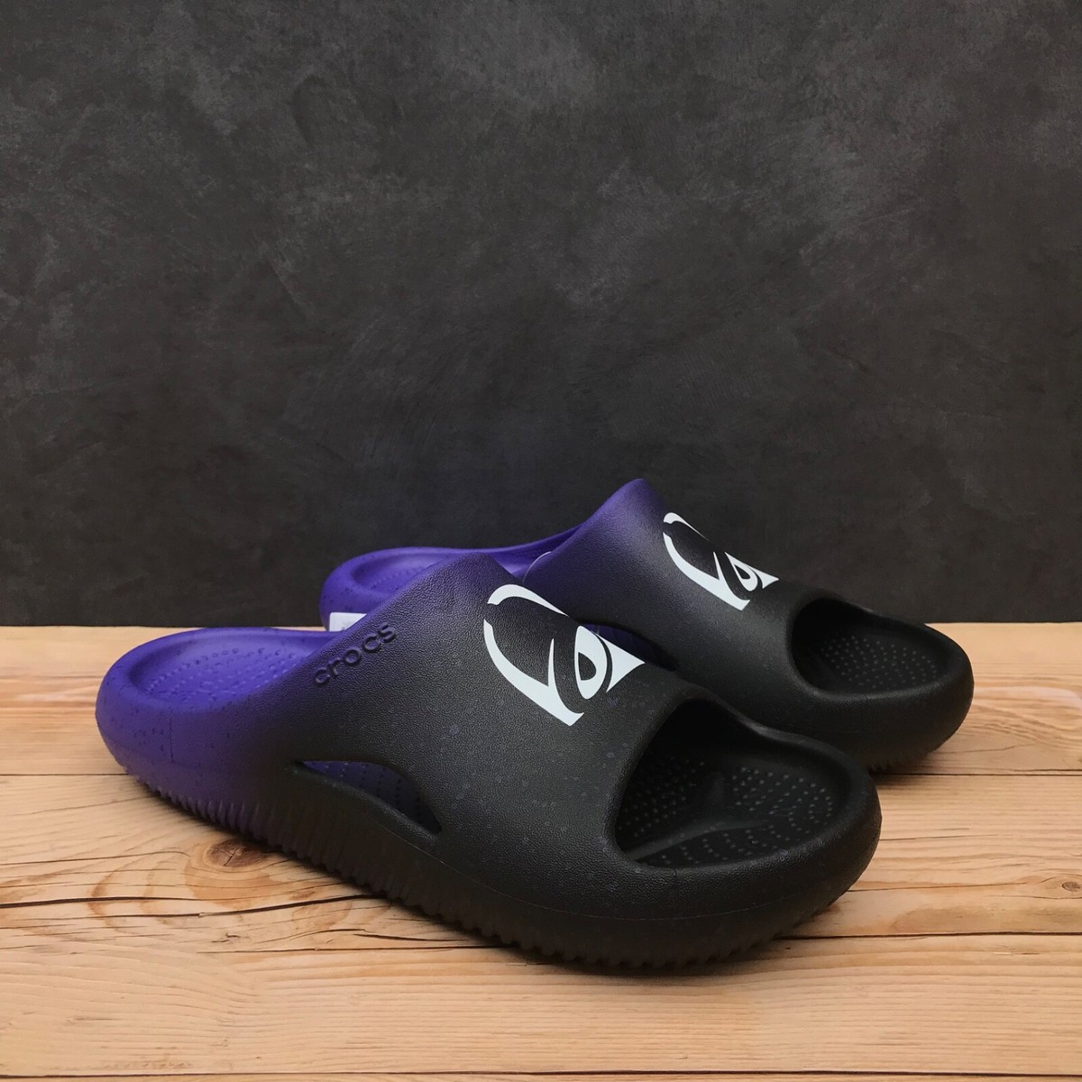 Taco Bell Live Mas x Crocs Mellow Slides Mens Size 9 / Women\'s Size 11 BRAND NEW New* Taco Bell X Crocs Mellow Slide Live Màs Select-a-Size  main image 2