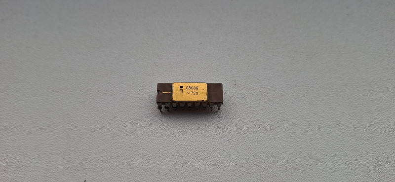 Intel C8008 uncommon gold stripe version rare vintage CPU GOLD