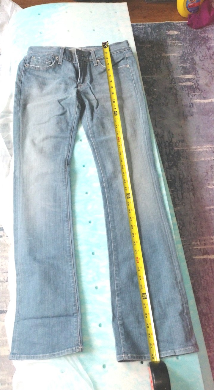 Seven for all mankind women's jeans size 28 bootcut denim Light Wash Very Nice