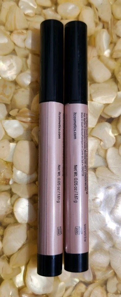 Lote de 2 barras de sombra de ojos de larga duración IT Cosmetics Superhero No-Tug, armadura de seda completa Foto 2 de 4