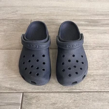 Crocs Classic Navy Blue Clogs Big Kids' Size J4, Unisex 