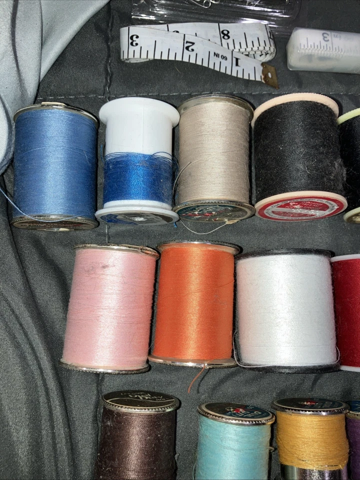 Lot 27 Machine Thread Singer Clark’s Etc Tape Measures Various Colors Sizes - Image 2 of 4