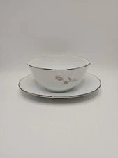 Noritake "Pasadena" Gravy Boat with Attached Underplate - Mint Condition