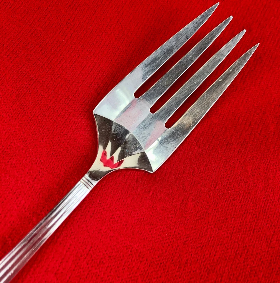 Garfo para servir carne fria Community CORONATION 8 3/8" talheres para servir placa de prata - Imagem 2 de 3
