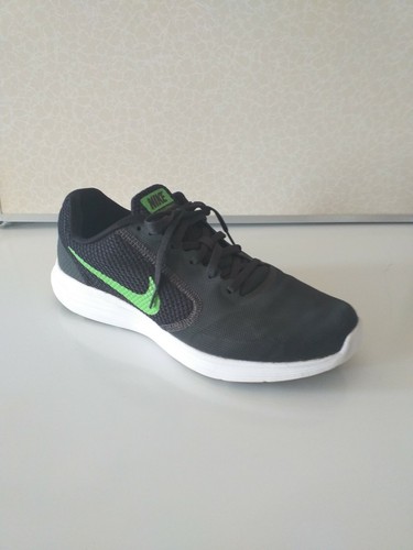 Nike Trainers dark Grey ,Black \u0026 green 