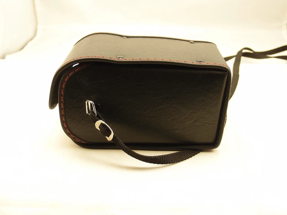 Funda rígida para lente de cámara NC-05 Sigma con correa para 18-200 mm Foto 3 de 4