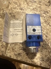 Allen Bradley proximity switch sensor 871P-C13CRT 40-132 VAC