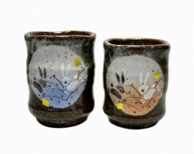 Kutani Ware Jumping Rabbit Pair Japanese Teacups Yunomi Grey Color 4770