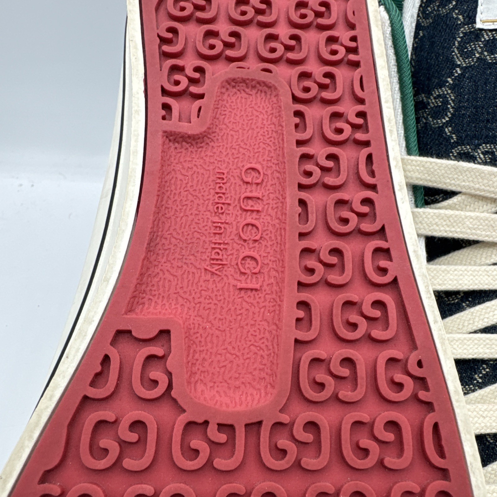 Foto 16 di 19