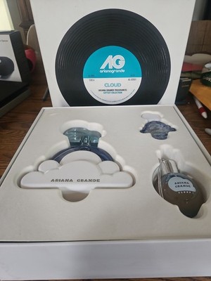 Ariana Grande Cloud 3.4oz EDP, Mini, Bath & Shower Gel Deluxe Holiday Gift Set