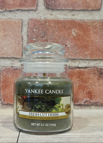 Yankee Candle Small Jar Housewarmer 3.7oz CHOOSE YOUR SCENT! BUY MORE & SAVE! - Picture 59 of 221