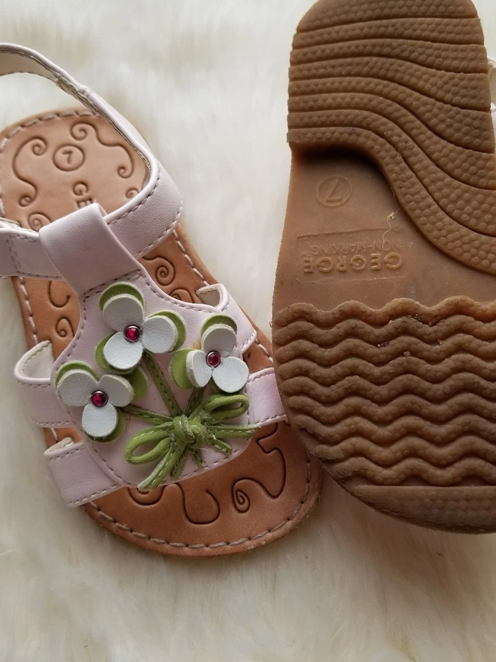 George Brand ~ Tamanho Infantil 7 ~ Ashley ~ Sandálias Buquê de Flores - Imagem 2 de 4