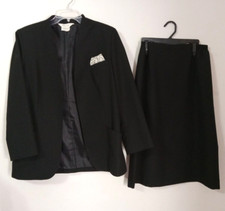 Vintage Tan Jay Women's 2 pc Skirt Suit size 12 Black long sleeve Jacket Skirt