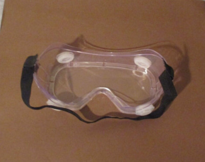 HDX Clear SAFETY GOGGLES  Chemical Splash Resistant & Fog Vent Over Glasses WORK