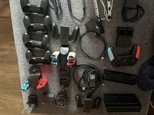 Lot Nintendo Switch Poignées Manette, Station de Charge, Sangles Joy-Con, HDMI Ca…