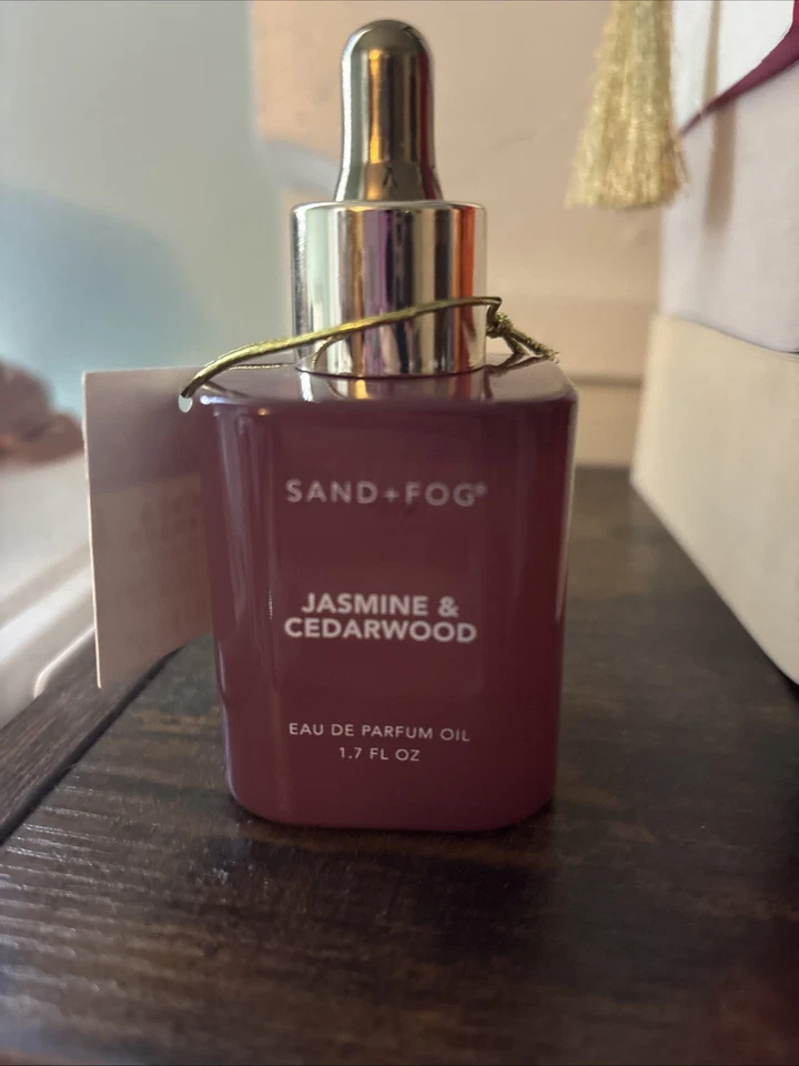 Cuentagotas de aceite de perfume arena y niebla. (Jazmín y madera de cedro, violeta y sándalo Foto 4 de 4