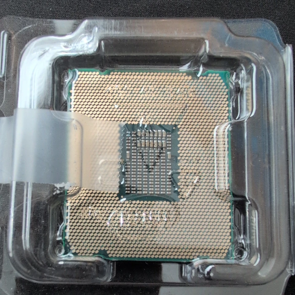Intel Core I9 9820X  3.3GHz Deca-Core (BX80673I99820X) Processor LGA2066,ORIGINA - Image 2 of 2