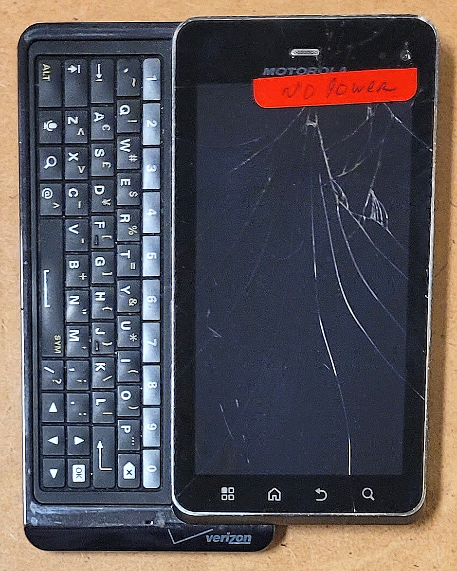 Motorola Droid 3 III XT862 - Black and Gray ( Verizon ) Rare
