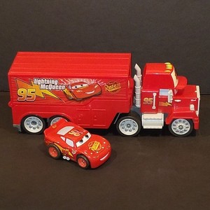 Disney Pixar Cars Shake N Go 16" Mack Hauler Semi & Lightning McQueen 2007 WORKS