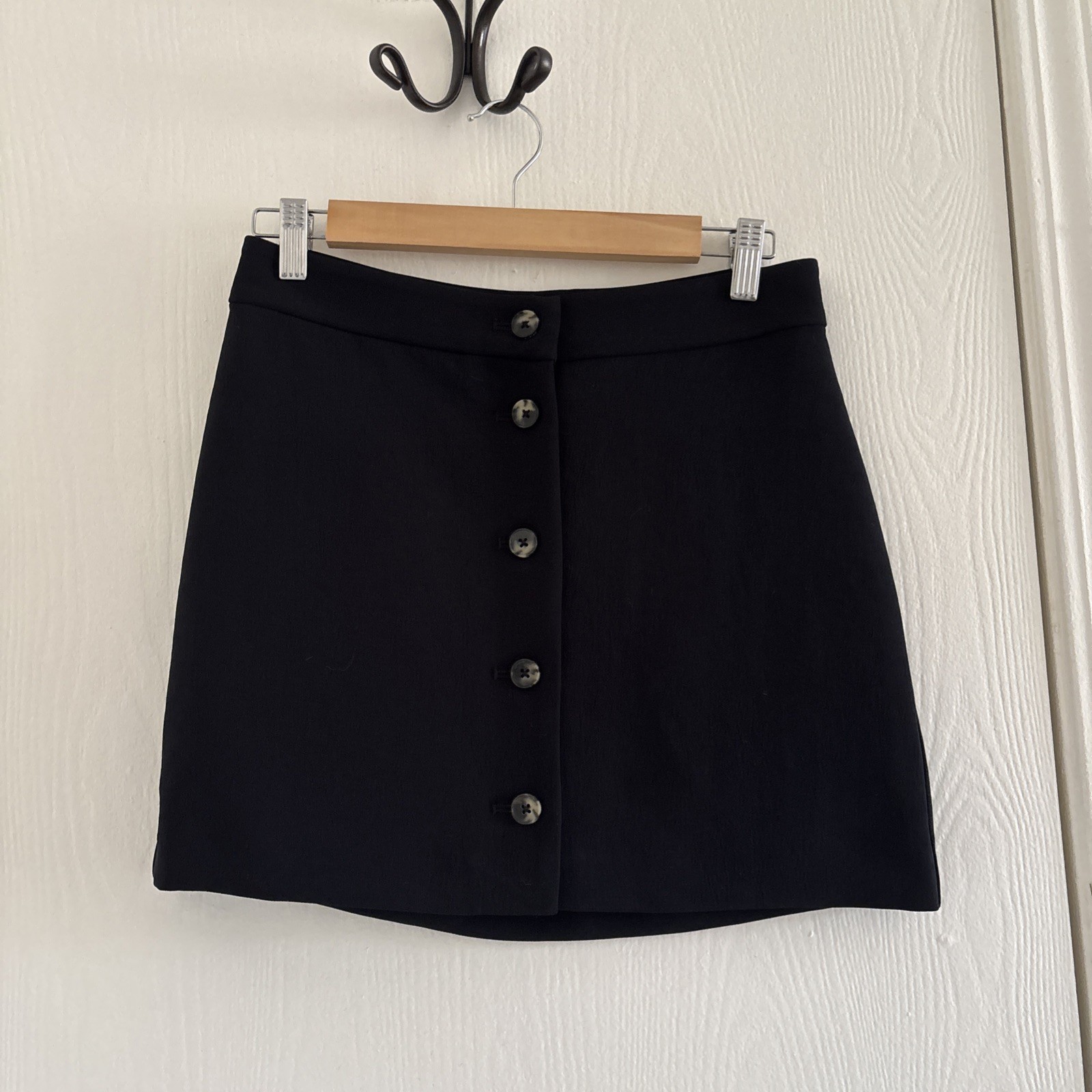 Wilfred Aritzia Black Button Front Mini Skirt Size 4 Cupro Lined Excellent