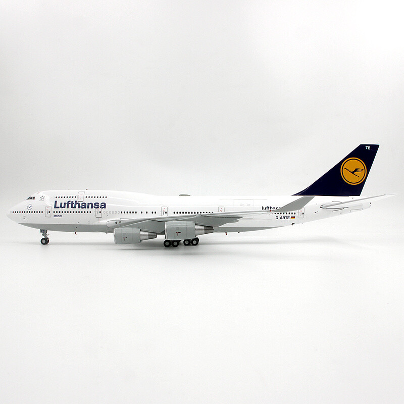 【絶版希少】 Lufthansa Boeing 747-400 1/200 Boeing 747-400 Lufthansa | Modelsnavigator.com