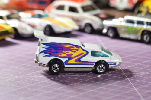 Hot Wheels Spoiler Sport white die cast collectible - Picture 4 of 11