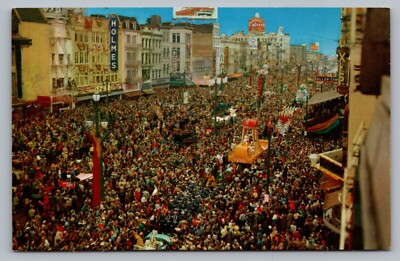 New Orleans LA Mardi Gras Parade Crowd Car Ad Billboard Signs c1950s Postcard F4