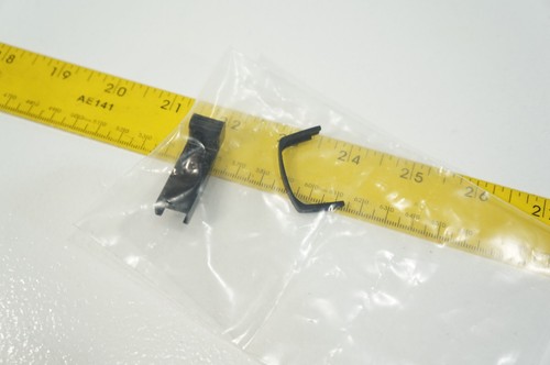 2016-2020 Bentley Bentayga Driver door handle door fixator plastic hardware clip - Picture 3 of 12